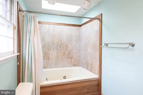 227 Falcon Dr, Pasadena, MD 21122 photo 20