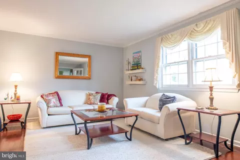 227 Falcon Dr, Pasadena, MD 21122 photo 3