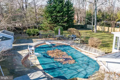 227 Falcon Dr, Pasadena, MD 21122 photo 30