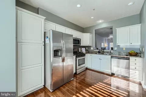 264 Seneca Ter, Pasadena, MD 21122 photo 3