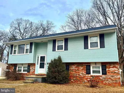 904 Jay Ct, Glen Burnie, MD 21061