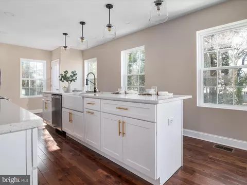 8134 Solley Rd, Pasadena, MD 21122 photo 13