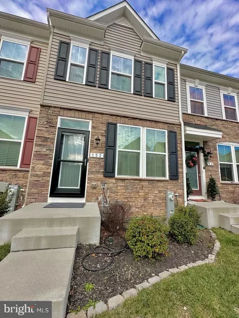 152 Rebecca Hammond Ct, Brooklyn Park, MD 21225
