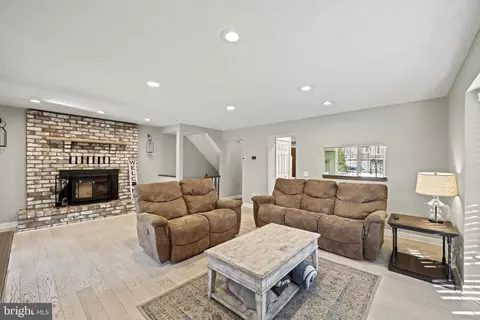 3465 Old Crown Dr, Pasadena, MD 21122 photo 12