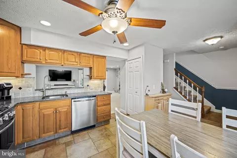 3465 Old Crown Dr, Pasadena, MD 21122 photo 6