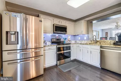 1829 Log Mill Pl, Crofton, MD 21114 photo 7