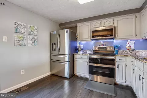 1829 Log Mill Pl, Crofton, MD 21114 photo 8