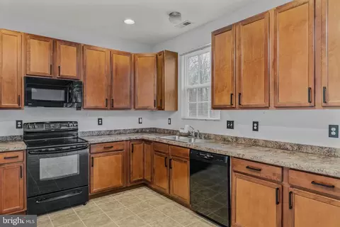 7078 Myrtle Ave, North Beach, MD 20714 photo 8