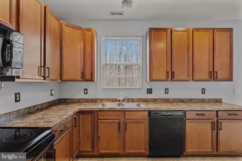 7078 Myrtle Ave, North Beach, MD 20714 photo 10