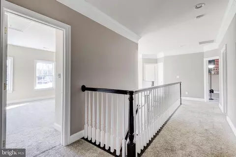 Entry Way - 8946 Sahalee Ct, Pasadena, MD 21122 photo 6 of 7