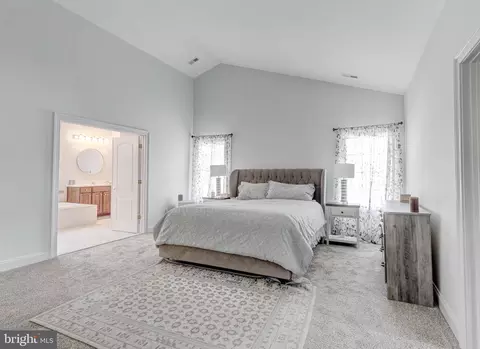 Bedroom - 8946 Sahalee Ct, Pasadena, MD 21122 photo 4 of 6