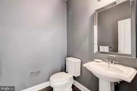 Bath - 8946 Sahalee Ct, Pasadena, MD 21122 photo 1 of 8