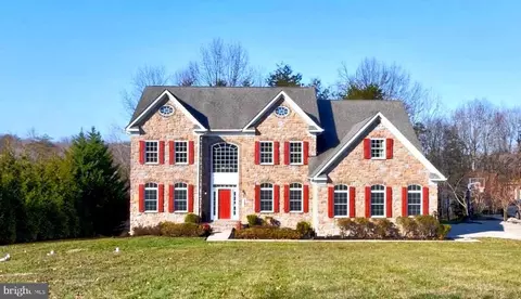 8946 Sahalee Ct, Pasadena, MD 21122