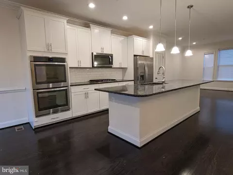 233 Mill Crossing Ct, Harmans, MD 21077 photo 4