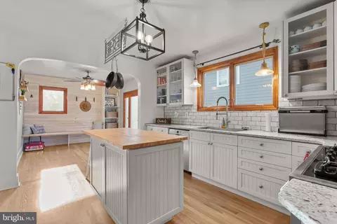 1938 Cedar Rd, Pasadena, MD 21122 photo 15