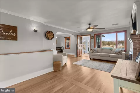 1938 Cedar Rd, Pasadena, MD 21122 photo 7