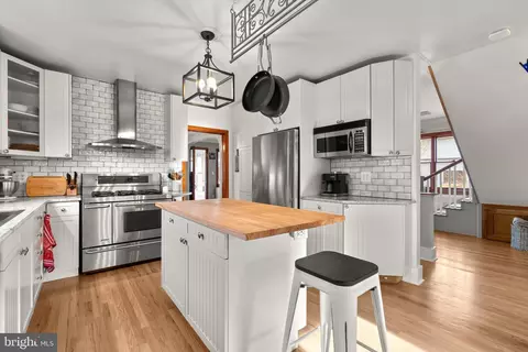 1938 Cedar Rd, Pasadena, MD 21122 photo 13
