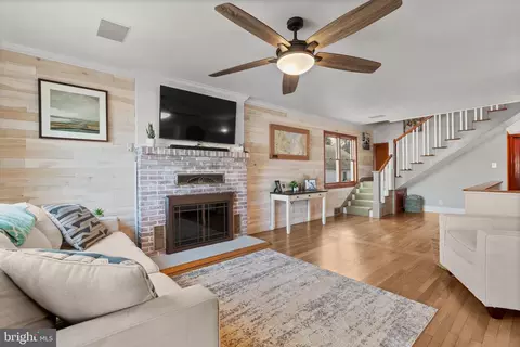 1938 Cedar Rd, Pasadena, MD 21122 photo 8