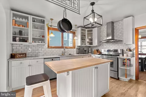 1938 Cedar Rd, Pasadena, MD 21122 photo 14