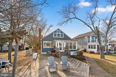 1938 Cedar Rd, Pasadena, MD 21122 photo 2