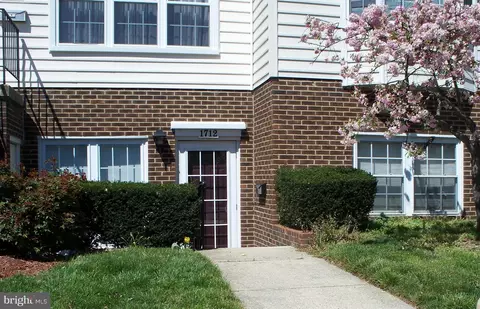1712 Bancroft Ln E #289, Crofton, MD 21114