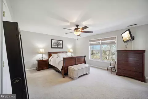 Bedroom - 1089 Walnut Ave, North Beach, MD 20714 photo 5 of 7