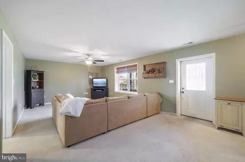 Living - 1089 Walnut Ave, North Beach, MD 20714 photo 2 of 2