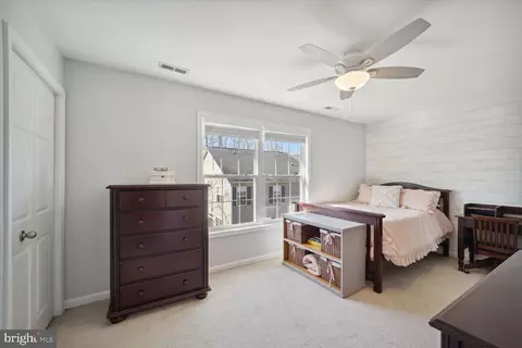 Bedroom - 1089 Walnut Ave, North Beach, MD 20714 photo 3 of 7