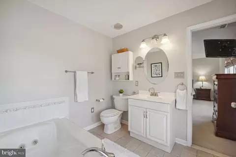 Bath - 1089 Walnut Ave, North Beach, MD 20714 photo 5 of 6
