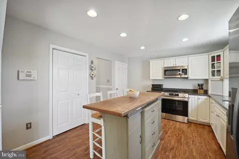 Kitchen - 1089 Walnut Ave, North Beach, MD 20714 photo 3 of 4