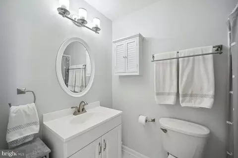 Bath - 1089 Walnut Ave, North Beach, MD 20714 photo 2 of 6