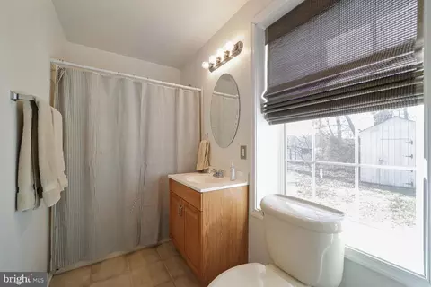 Bath - 1089 Walnut Ave, North Beach, MD 20714 photo 6 of 6