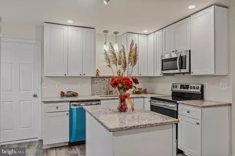 1208 Delaware Ave, Churchton, MD 20733