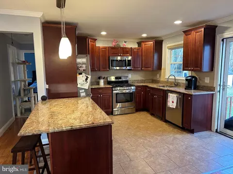 231 Inlet Dr, Pasadena, MD 21122 photo 9