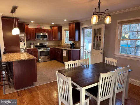 231 Inlet Dr, Pasadena, MD 21122 photo 10
