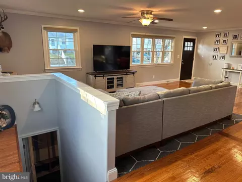 231 Inlet Dr, Pasadena, MD 21122 photo 8