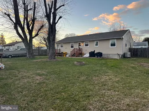 231 Inlet Dr, Pasadena, MD 21122 photo 2