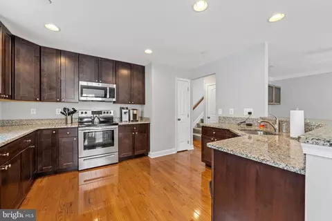 7766 Outing Ave, Pasadena, MD 21122 photo 3