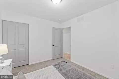 1090 Locust Dr, Pasadena, MD 21122 photo 17