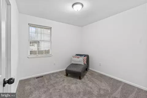 1090 Locust Dr, Pasadena, MD 21122 photo 18
