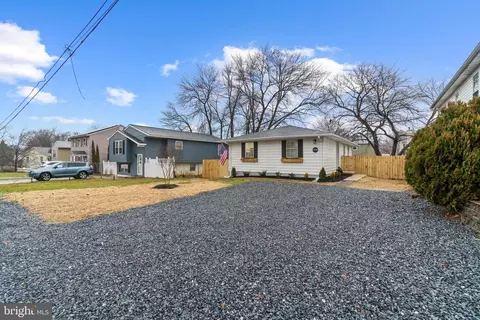 1090 Locust Dr, Pasadena, MD 21122 photo 29