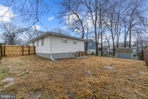 1090 Locust Dr, Pasadena, MD 21122 photo 37