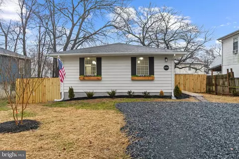 1090 Locust Dr, Pasadena, MD 21122 photo 32