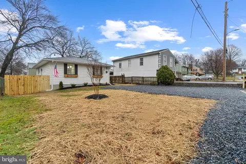 1090 Locust Dr, Pasadena, MD 21122 photo 30