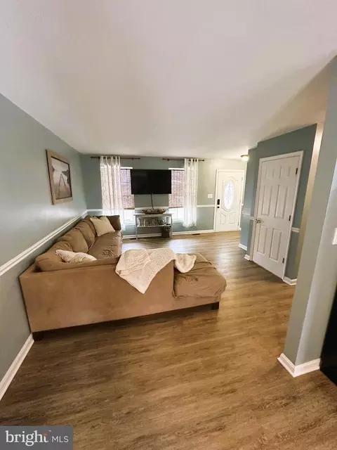 7743 W Shore Rd, Pasadena, MD 21122 photo 9