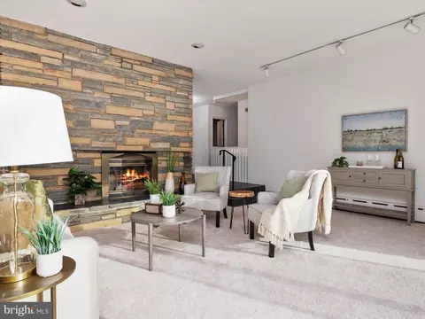 Living - 1231 Balfour Dr, Arnold, MD 21012 photo 2 of 4