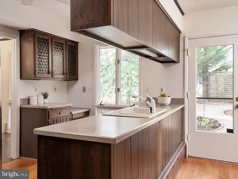 Kitchen - 1231 Balfour Dr, Arnold, MD 21012 photo 3 of 3