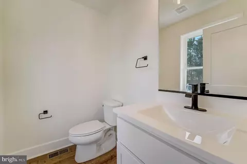 8156 Hog Neck Rd, Pasadena, MD 21122 photo 27