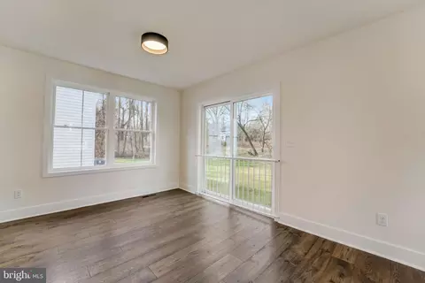 8156 Hog Neck Rd, Pasadena, MD 21122 photo 15