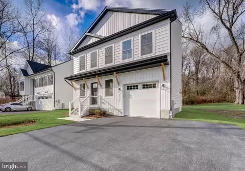 8156 Hog Neck Rd, Pasadena, MD 21122 photo 2